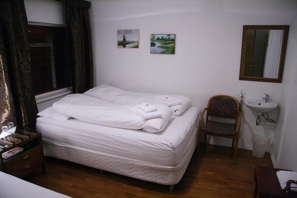 Husavik Guesthouse Rom bilde